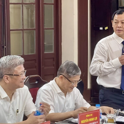 THỨ TRƯỞNG BỘ  Y TẾ - TS.BSCK II NGUYỄN TRI THỨC VÀ ĐOÀN CÔNG TÁC BỘ Y TẾ ĐẾN THĂM VÀ LÀM VIỆC TẠI TRƯỜNG ĐẠI HỌC DƯỢC HÀ NỘI